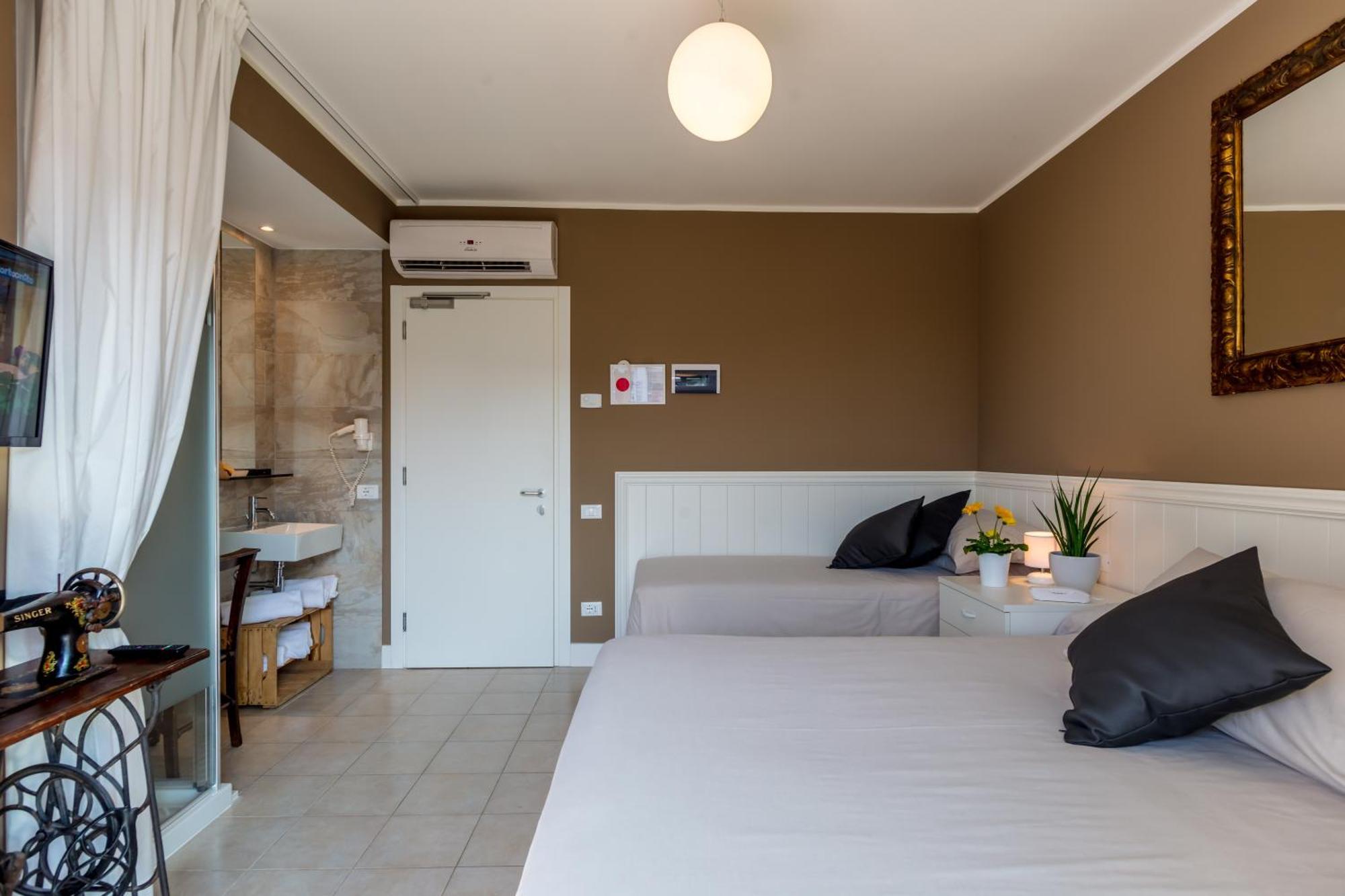 Hotel Maximilian Bardolino Ruang foto
