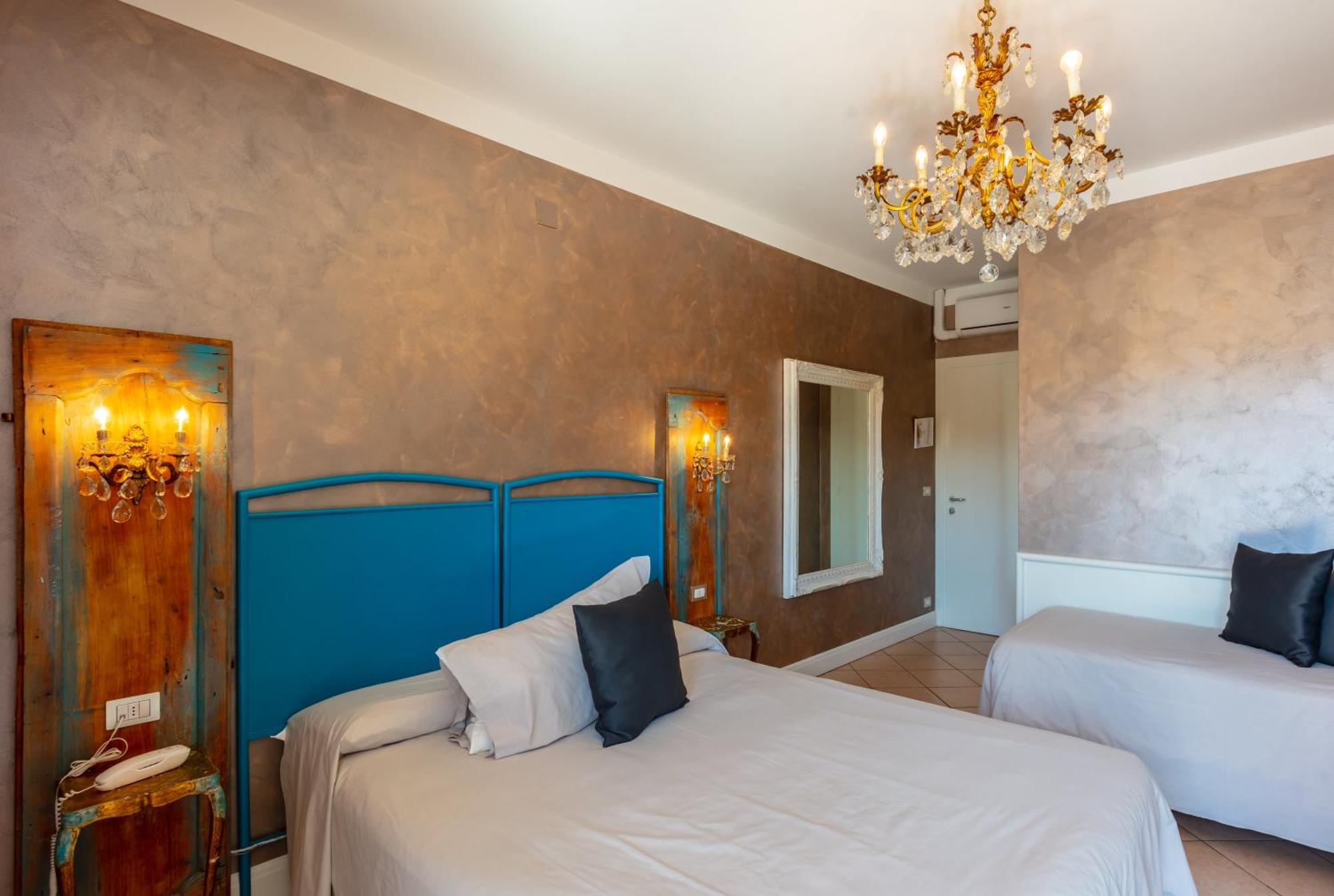 Hotel Maximilian Bardolino Ruang foto