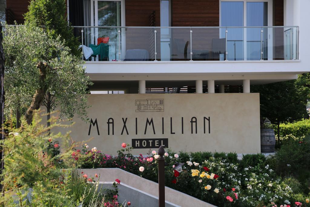 Hotel Maximilian Bardolino Bagian luar foto