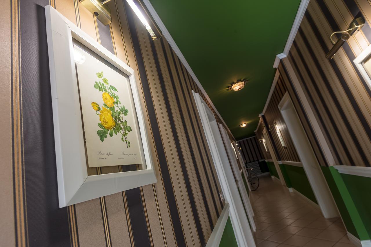 Hotel Maximilian Bardolino Bagian luar foto